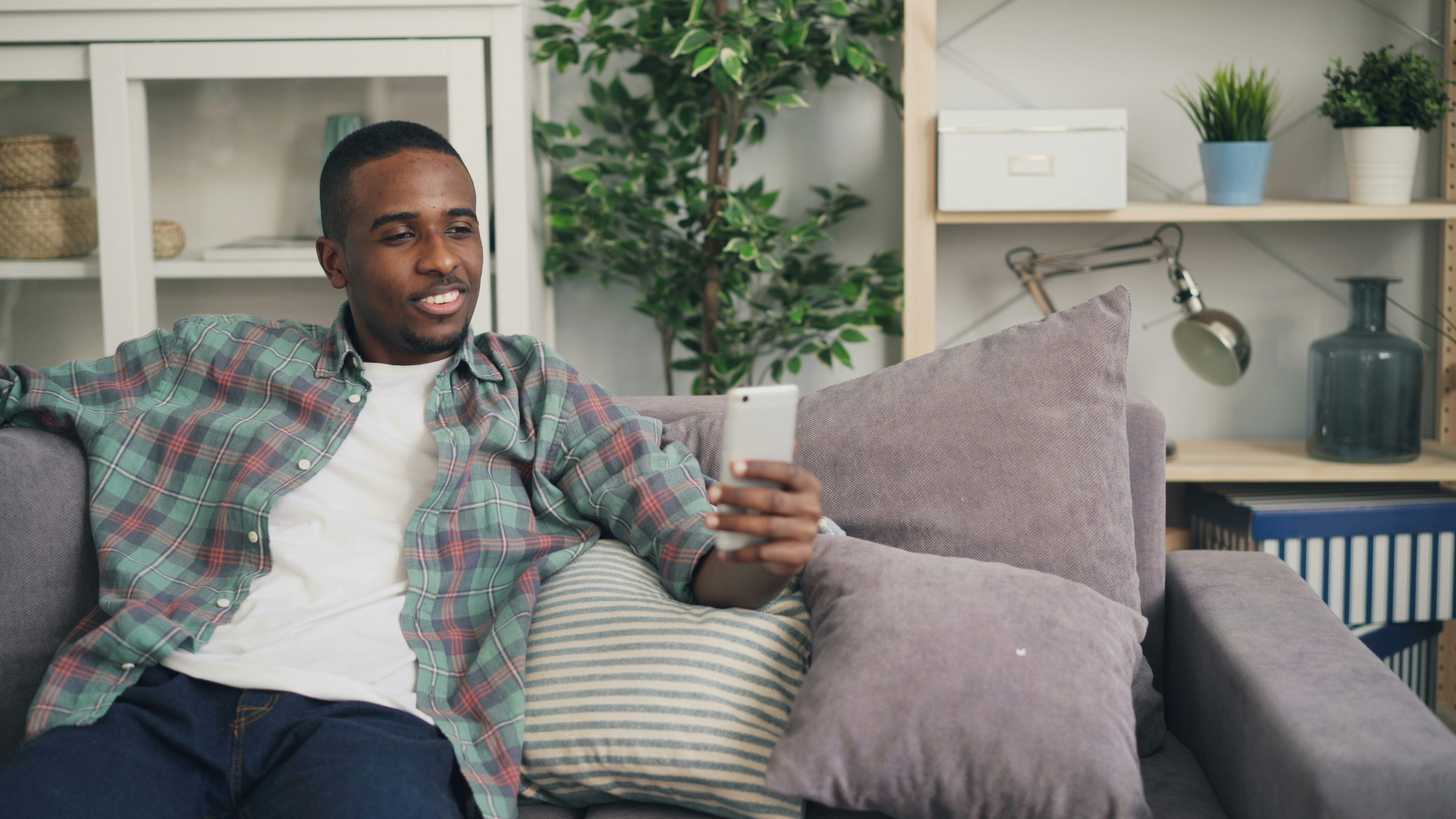 Cover Image for The Simple Steps to Resetting Your Spectrum Account, Router, and Wi-Fi Passwords Like a Pro 